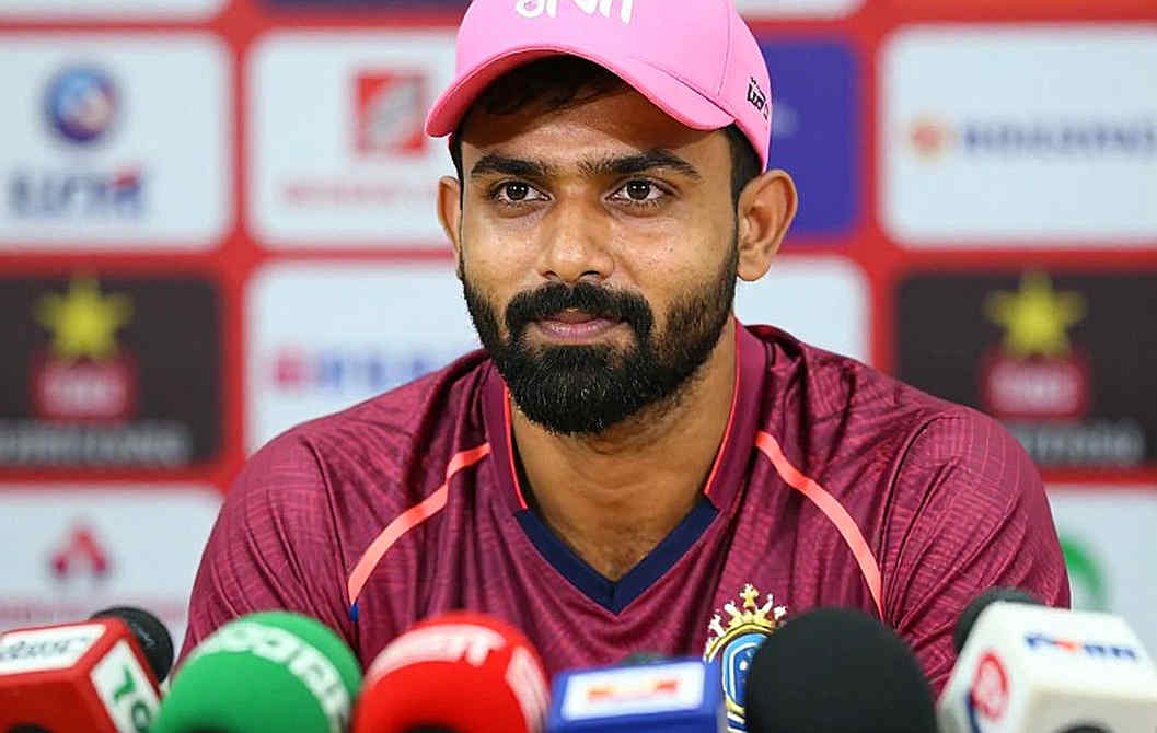 লিটন ছাড়া সিরিজ, মিরাজ ছাড়া প্রথম ম্যাচ: আমিরাতের নিউট্রাল ভেন্যুতে বাংলাদেশের আসল পরীক্ষা শুরু হয়েছে টসেই