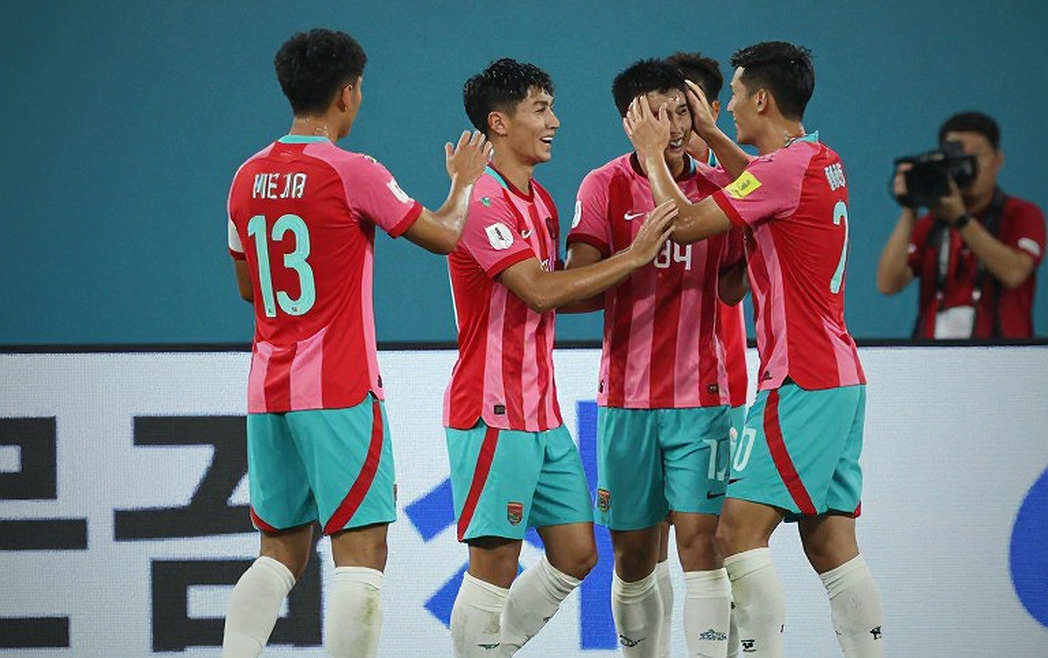 ফুটবল বাজারের ভুল মূল্য: ফ্রি এজেন্টদের সাইনিং ফি কেন দলগুলোকে নীরবে ডুবিয়ে দিচ্ছে